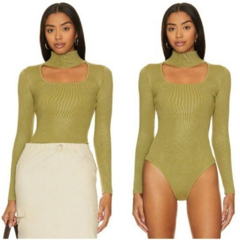 Superdown‎ Victoria Square Neck Cutout Bodysuit  Green Size Small Turtleneck